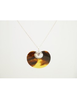 Pendentif Ecaille et pierre