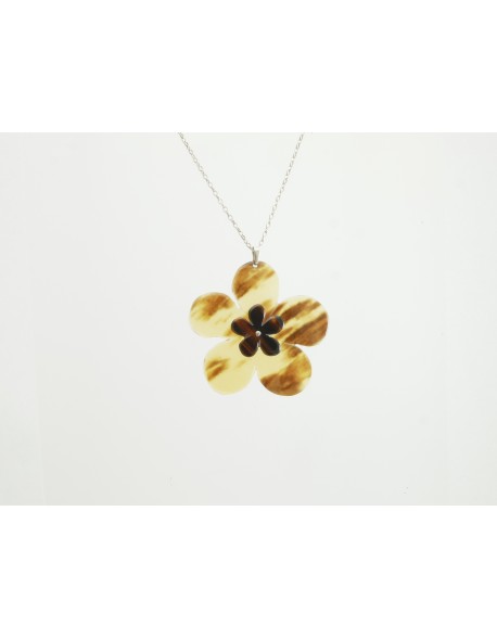 Pendentif Ecaille de Tortue Fleur