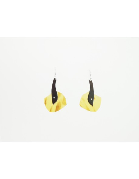 Boucle d'oreille Ecaille